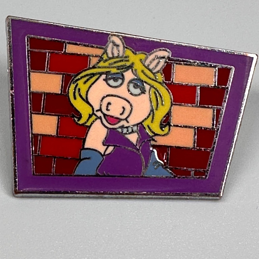Disney Pin Muppets MISS PIGGY Frame Brick Wall 2013 Mystery 94513 Pin Trading